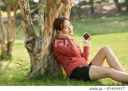 女性 女 女の子 65404437