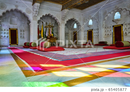 Moti Mahal (The Pearl Palace) court room in Mehrangarh Fort, Jodhpur, Rajasthan, India 65405877