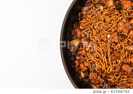 チャジャン 麺 韓国料理 65406792