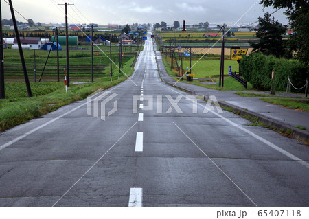 中標津町の直線道路 65407118