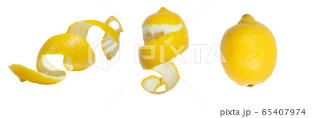 レモンの皮をむく レモンの皮をむく 65407974