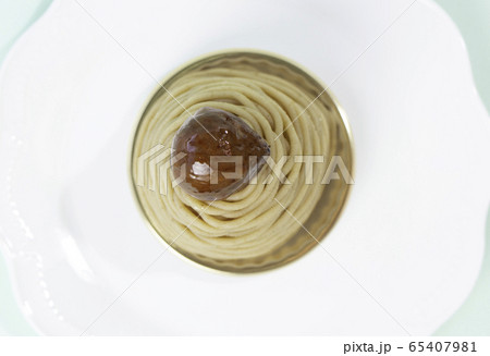 和栗のモンブラン（Mont Blanc）（日本の栗を使用した西洋菓子） 65407981