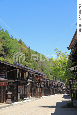 中山道　奈良井宿の町並み 65408794