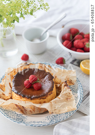 バスクチーズケーキ 65408817