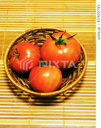 トマト 65409781