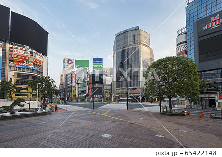 人のいない渋谷スクランブル交差点の写真素材