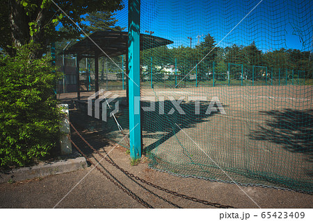 無人のグランド　閉鎖されたグラウンド　イベント中止イメージ 65423409