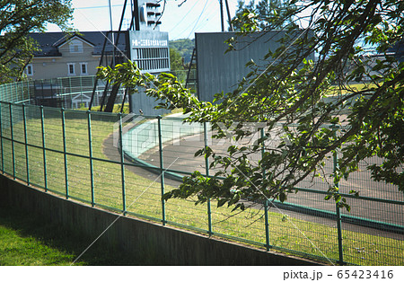 無人のグランド　閉鎖されたグラウンド　イベント中止イメージ 65423416