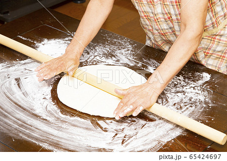 うどんの打ち方 延し うどんの打ち方 延し 65424697