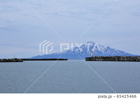 抜海港から見る利尻富士 65425466