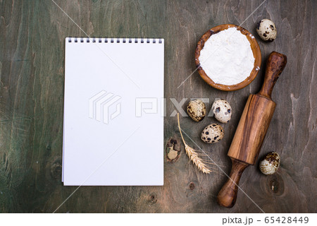 Baking concept with rolling pin 65428449