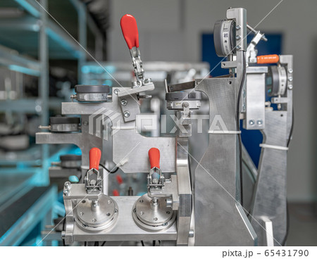 accurate 3d measurement of plastic castings on a modern machine for the automotive industry, computer controlled, program industry 4.0 65431790