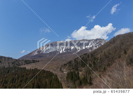 国立公園大山＿南壁＿鍵掛峠よりの眺め＿春 65439877