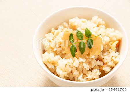 たけのこご飯。(木の芽トッピング) 65441792