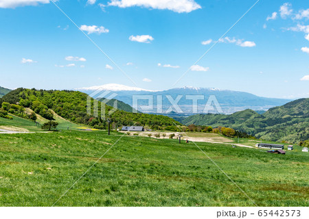 月山と葉山（天童高原より撮影） 65442573