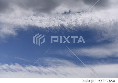 日本の雲風景・青空と雲 65442858