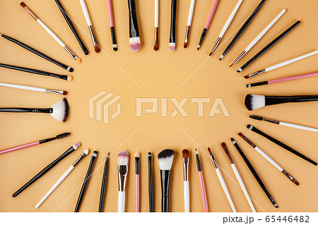 Set of colorful Makeup Brushes Set of colorful Makeup Brushes 65446482