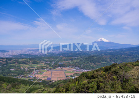 (静岡県)伊豆丹那盆地と富士山 (静岡県)伊豆丹那盆地と富士山 65453719
