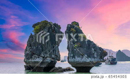 Hon Ga Choi Island or Cock and Hen Island, Hon Ga Choi Island or Cock and Hen Island, 65454303