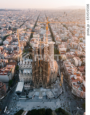 Aerial view of Sagrada Familia in Barcelona 65454506
