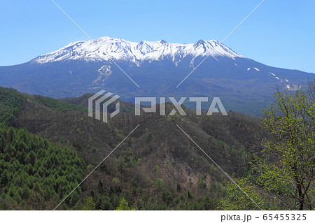 開田高原地蔵峠から望む御岳山 65455325