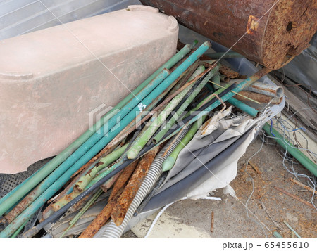 農作業で出た道具のごみの廃棄物 農作業で出た道具のごみの廃棄物 65455610