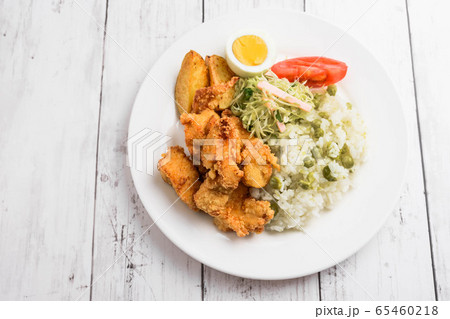 鶏の唐揚げランチ 鶏の唐揚げランチ 65460218