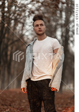 Young handsome trendy young man Young handsome trendy young man 65471110
