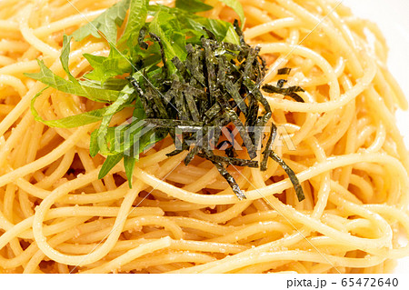 たらこスパゲティ(大葉･刻み海苔トッピング)。 65472640