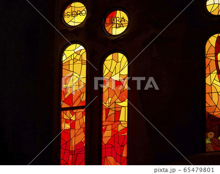 スペイン バルセロナ サグラダ・ファミリア 内部 ステンドグラス Sagrada Família 65479801
