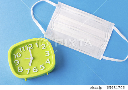 マスクと時計 マスクと時計 65481706