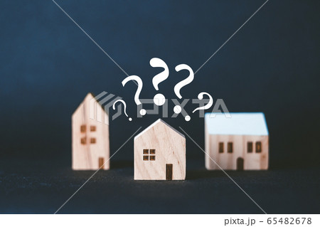クエスチョンマークと住宅 65482678