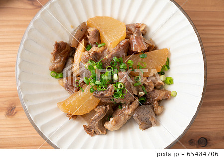 牛すじと大根の煮込み 65484706