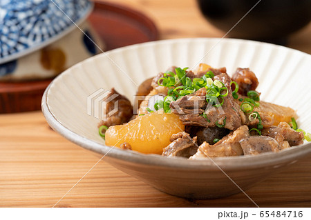 牛すじと大根の煮込み 牛すじと大根の煮込み 65484716