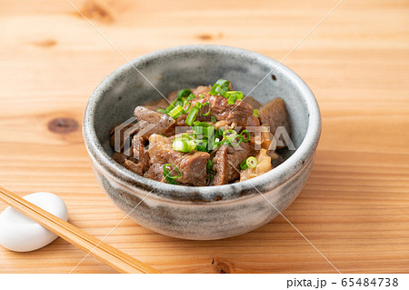 牛すじの煮込み 65484738