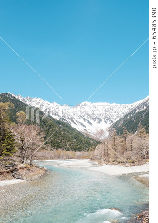 上高地・穂高連峰と梓川(5月上旬) 上高地・穂高連峰と梓川(5月上旬) 65485390