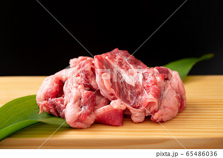 牛すじ肉 65486036