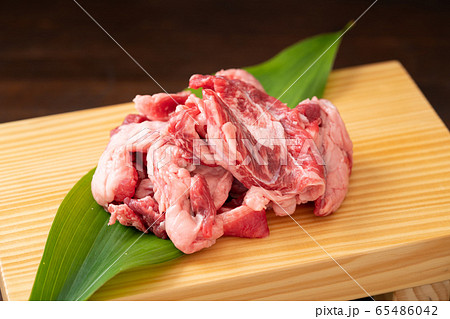 牛すじ肉 65486042
