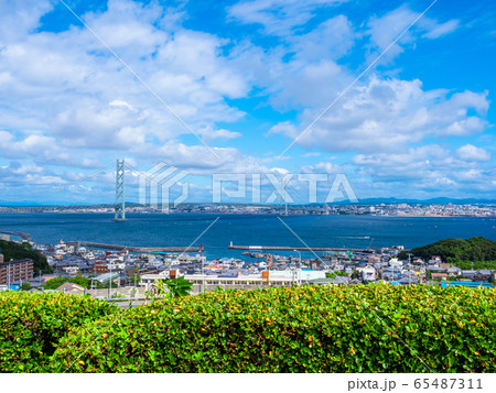 明石海峡と明石海峡大橋 65487311