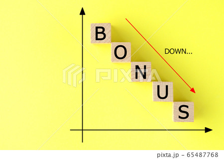 不景気・収入の減少イメージ 65487768