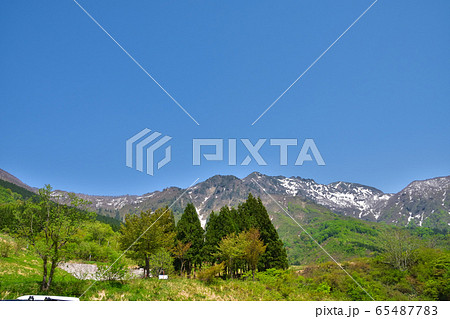 新潟 新緑と残雪の八海山 新潟 新緑と残雪の八海山 65487783