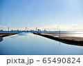 海岸から眺める工場風景 65490824