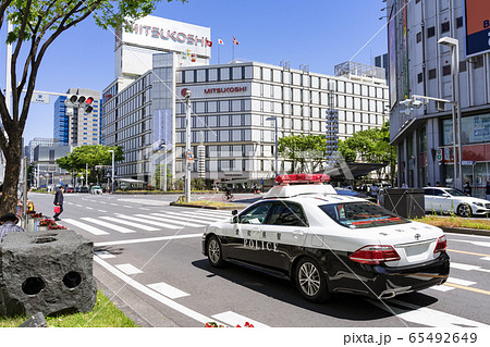 名古屋三越前 栄交差点を警らするパトロールカー 名古屋三越前 栄交差点を警らするパトロールカー 65492649