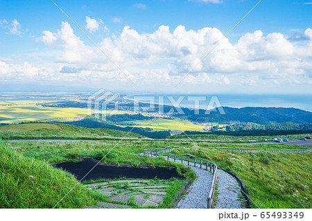 【秋田】寒風山 世界三景 田舎の風景 65493349