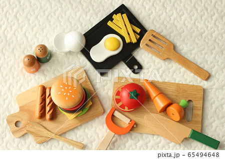 木製玩具でおままごと 65494648