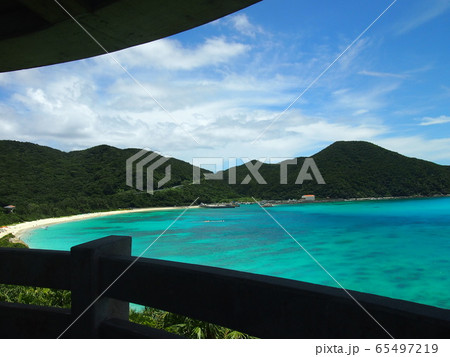Superb landscape of emerald green tropical island Superb landscape of emerald green tropical island 65497219