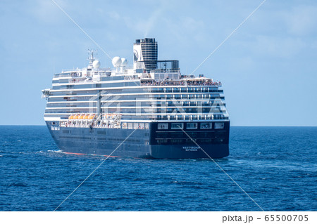 MS WESTERDAM, the third ship of the Vista Class cruise ship owned by Holland America Line sails in the sea during the trip to Thailand. 65500705