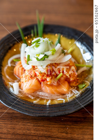 yum spicy salmon salad 65502667