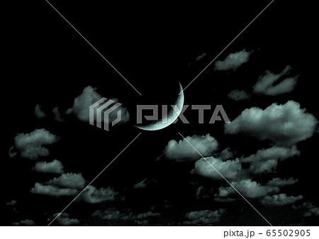 The moon in the night skyのイラスト素材 [65502905] - PIXTA