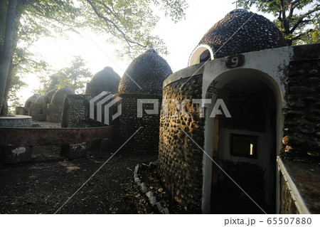 ビートルズ・アシュラム 65507880